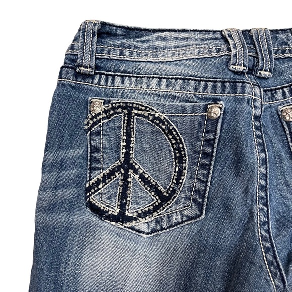 Miss Me Bermuda Denim Shorts with Peace Sign Detailing - Picture 7 of 15